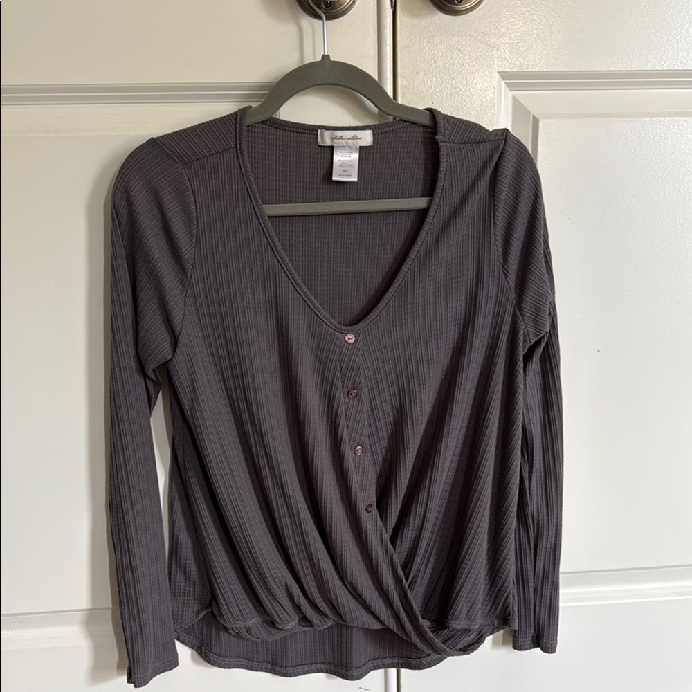Women's Gray Button-Down Top